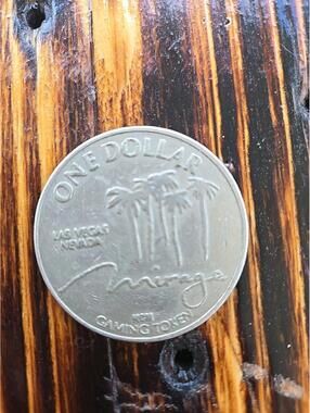 MIRAGE ONE DOLLAR GAMING TOKEN ~ LAS VEGAS